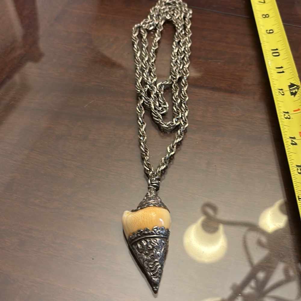 Large Statement Necklace Shell - Picture 7 of 9